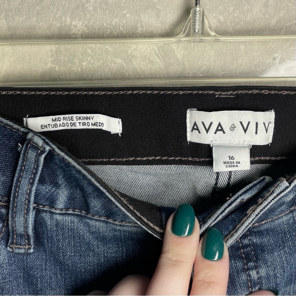 🎉HP🎉 | NWT Ava & Viv midrise skinny fit jeans - Picture 5 of 9